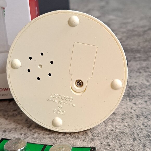 Hallmark 2023 Sing-Along Showman Piano Playing Snowman Christmas Ornament - Picture 10 of 10